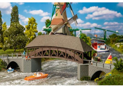 Pod de lemn acoperit - H0 Faller 191774 